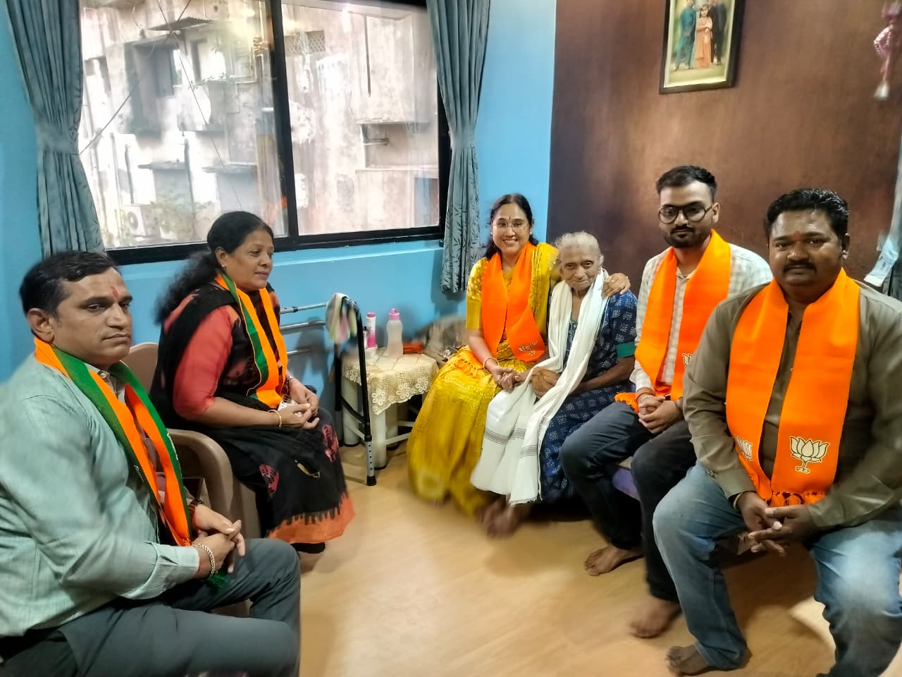 પ્રધાનમંત્રીના જનસેવાના ૧૨ વર્ષ: સેલવાસમાં કાઉન્સિલર રજની શેટ્ટીએ ફ્રીડમ ફાઈટર નિર્મલાબેન પંડ્યા સહિતના વરિષ્ઠોની મુલાકાત લીધી